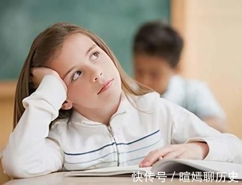 举动|孩子数学课上若有“这3个举动”,没准是个学霸,父母要好好培养