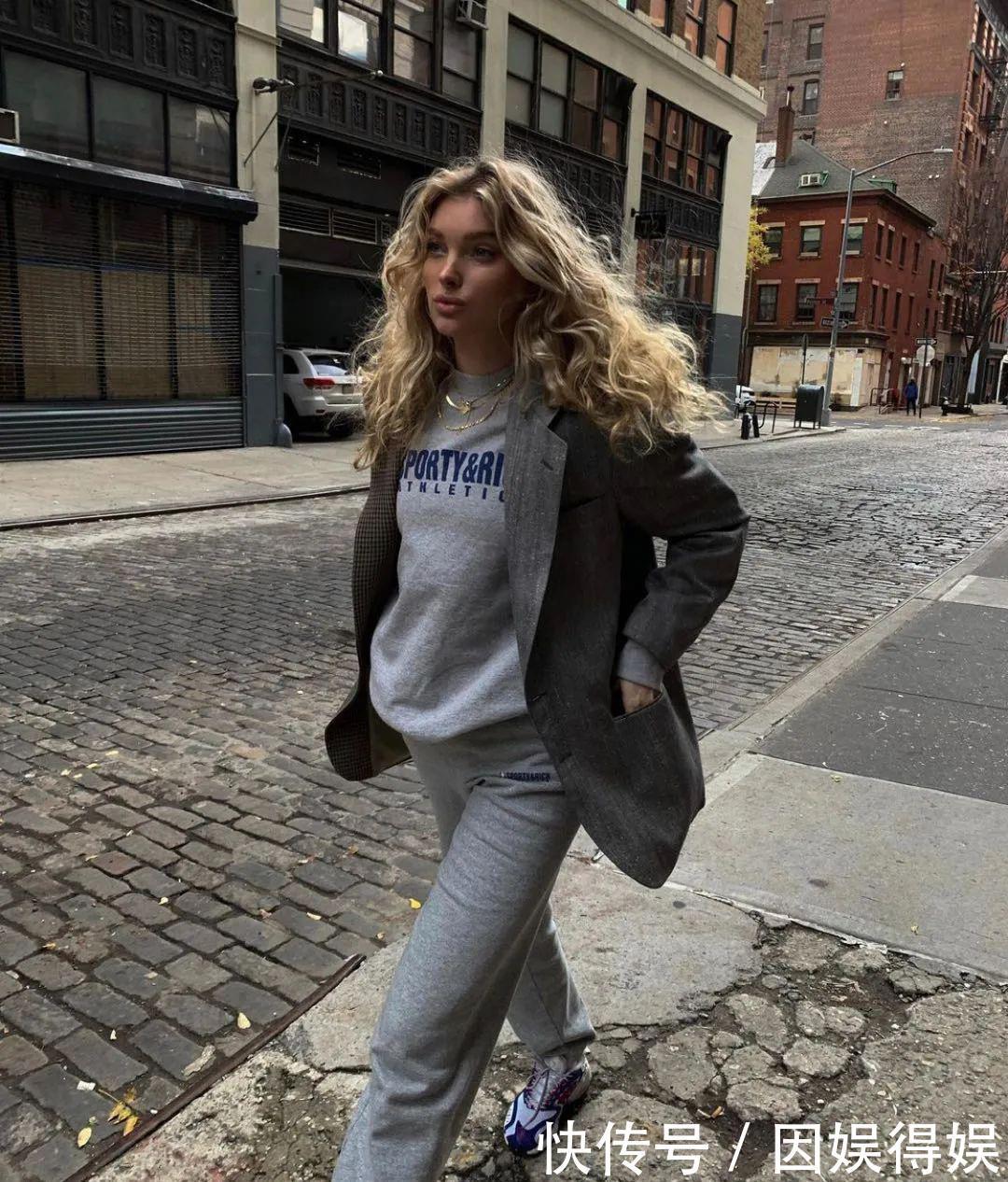 买卫衣就要挑这3个“经典款”,时髦又百搭,穿个十年都不过时!