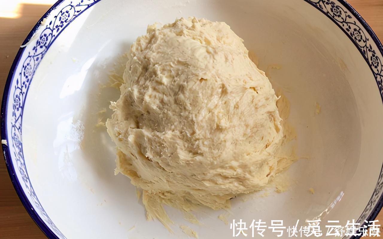 好吃|简单又好吃的早餐饼,外皮金黄酥脆,内里蓬松暄软,比鸡蛋饼好吃