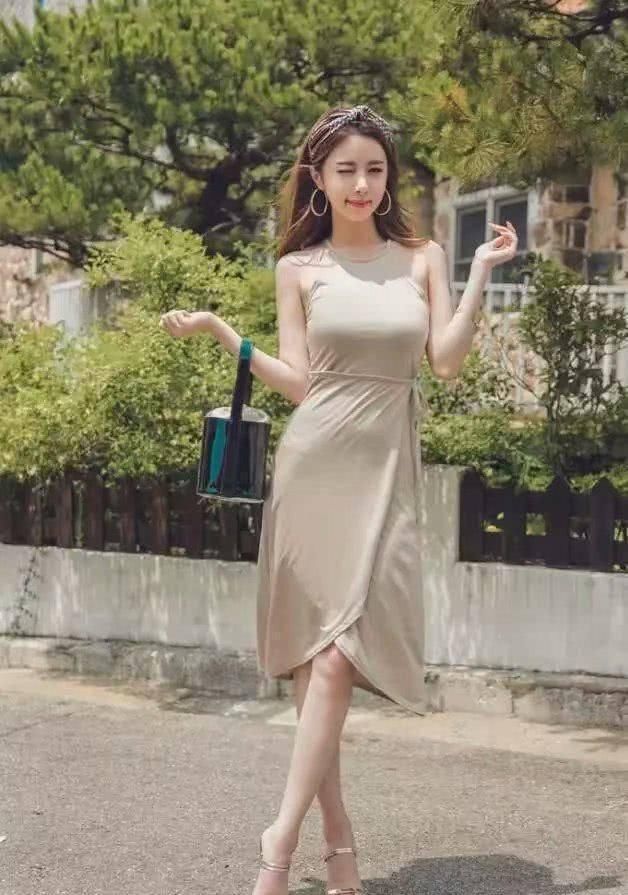 时尚|街拍:个性女神风范的小姐姐,穿着好看时尚有气质