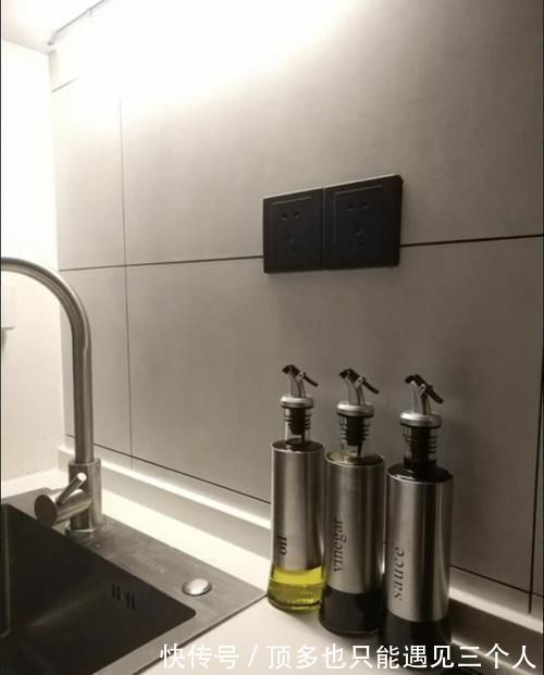 客厅|45㎡小宅,“巧用”玻璃当隔断,一进门就迷住了,值得借鉴