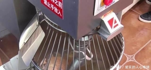 土豆培根面包主食,蔬菜、蛋白质都有了,营养一次帮你搞定