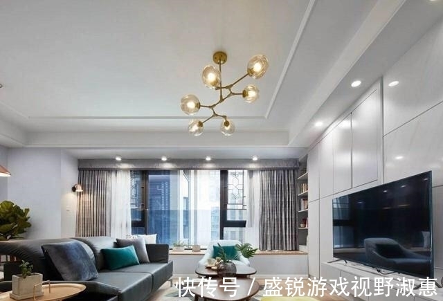 家人|媳妇坚持沙发不靠墙,家人不理解,入住后飘台更实用!忍不住晒晒