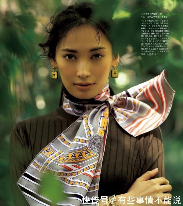 颜色 上了年纪的女人,要懂得丝巾的“三要三不要”,会美得更优雅得体!