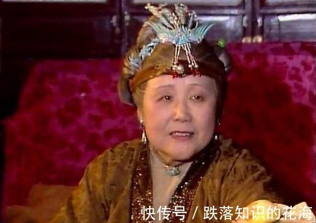 鸳鸯!《红楼梦》:薛宝钗讽刺贾母“珍藏密敛 ”,她真的是这样的人吗?