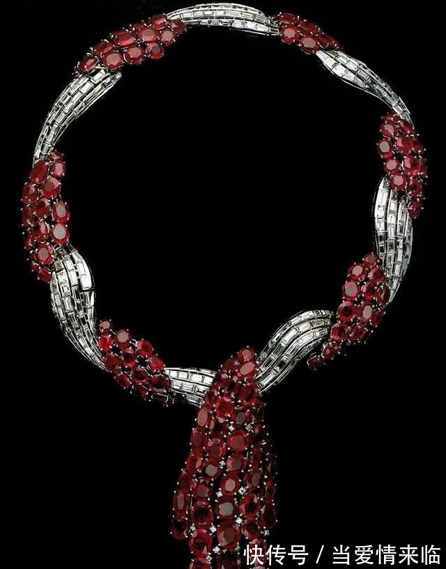 耳环 新年就是要红!王室红宝石珠宝看起来!