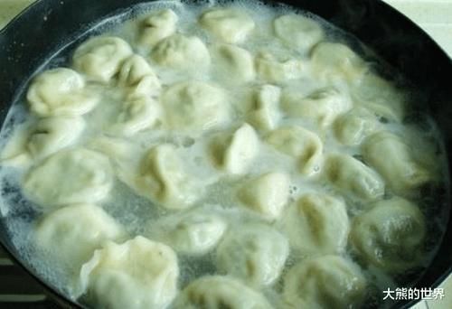 多汁|做白菜馅饺子,牢牢记住“两不放”,饺子味道香,还鲜嫩多汁