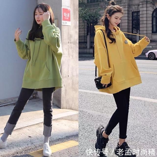 大衣|秋冬怎么穿“卫衣”才好看?搭配这3种单品,既不臃肿还显时髦