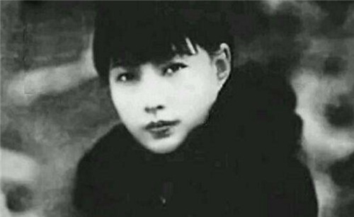 杜月笙最牵挂的女人,去世前为她举办隆重婚礼,只为给她一个名分