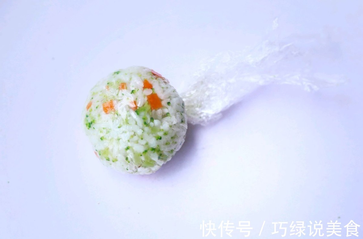 孩子不爱吃饭,试一试这道饭团,营养丰富,让孩子爱上吃饭