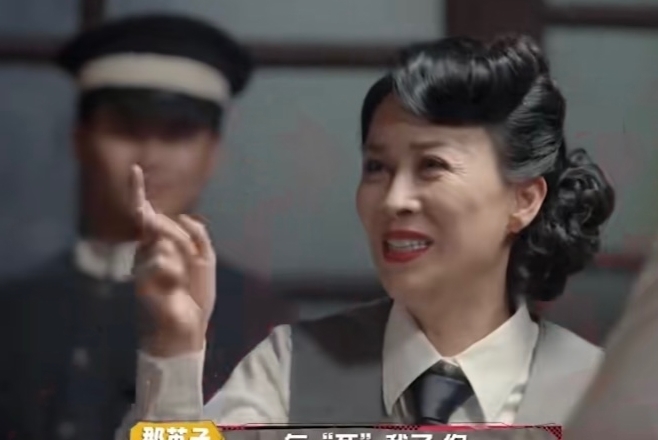 那英|那英当众给杨紫道歉！自曝录节目时“恨”她，同框看不出大25岁