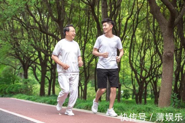 油脂|多走路能降血脂医生提醒日常多吃这4物，或比走路效果好