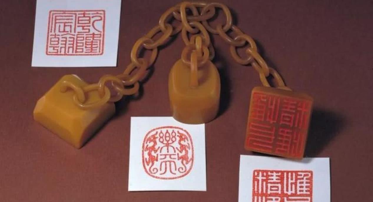 国宝|溥仪逃出宫时，将它缝在贴身棉衣中26年，如今成“国宝中的国宝”