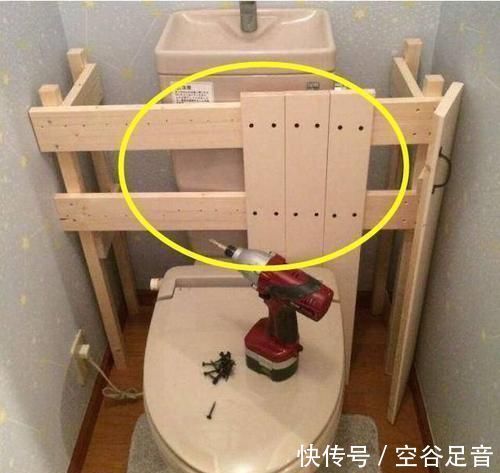 老师傅|老公在马桶水箱上做柜子，太聪明了，连老师傅看到也愣住