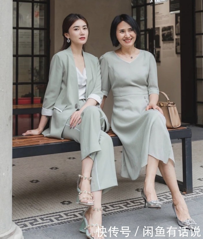 高级感|女人到了60岁,穿裙子记得这4个小技巧,不但减龄还会有高级感