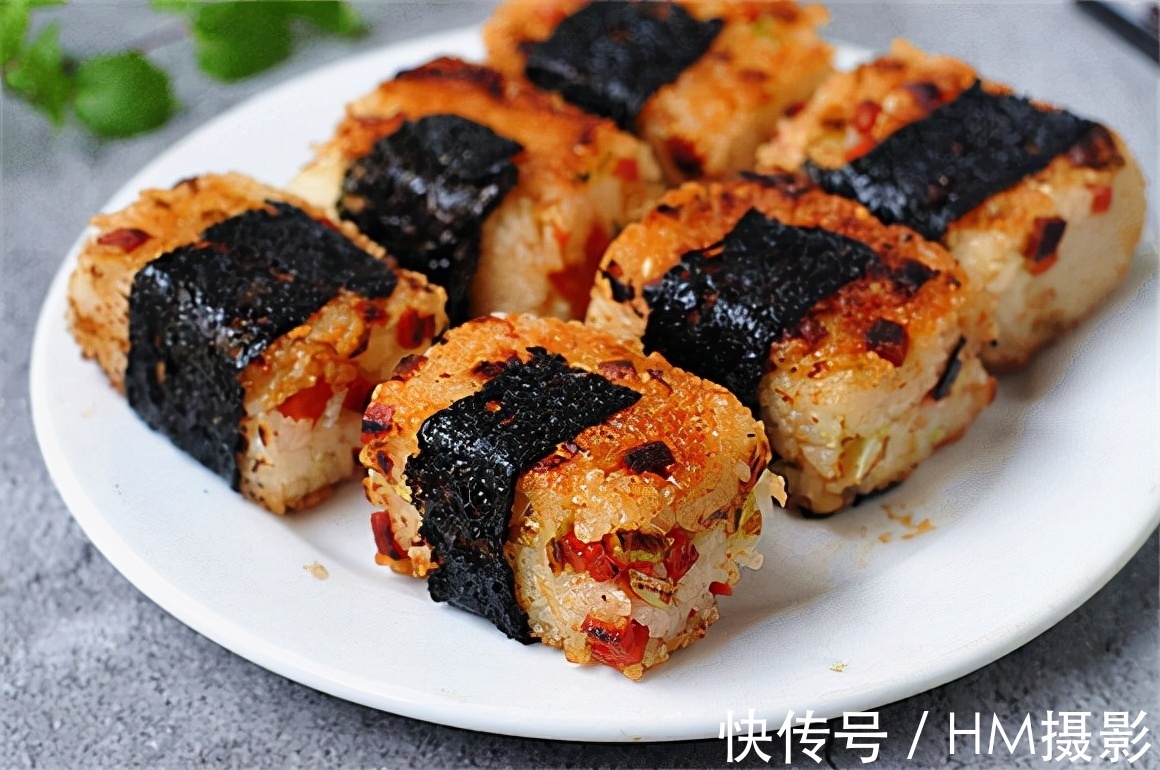 剩米饭别炒啦，试试新做法，儿子一口气吃6个，连吃3天还不够