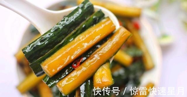 家常秘制腌黄瓜，做法简单，鲜香美味嘎嘣脆！