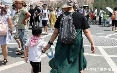 功夫|姐姐带弟弟出门放风筝,只“一低头”的功夫,弟弟就“消失”了