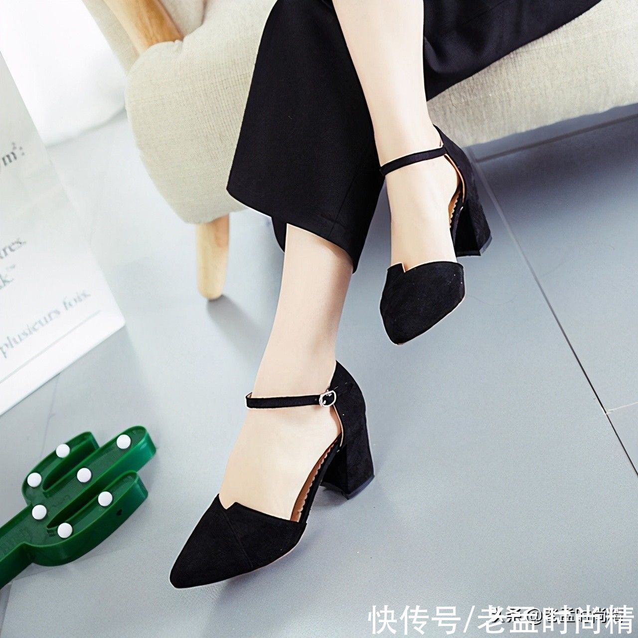 尖头粗跟高跟鞋，简约百搭，上脚舒适显魅力