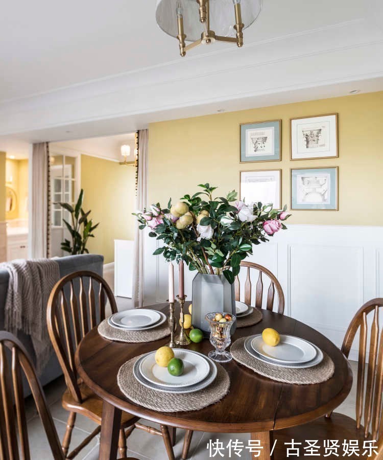 客厅|“独居老人”的蜗居,舒适不失趣味,专门设计的墙漆更是独一无二