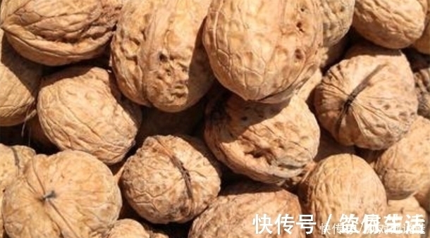 核桃|核桃生吃还是熟吃好什么时候吃最营养营养师给出了，详细解答