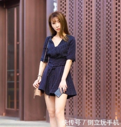 小姐姐|街拍:可爱型的小姐姐充满仙气,活泼可爱