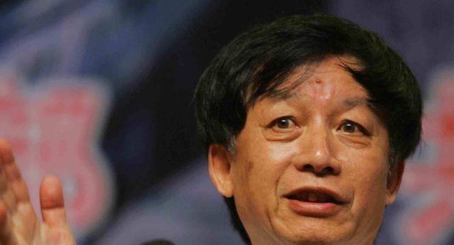 出息|易中天讲曹操时为何说:但凡小时候老实的孩子,长大后都没出息?