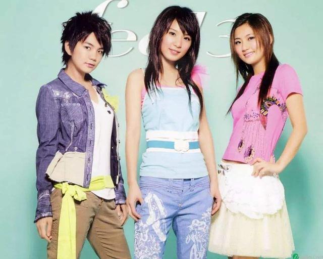 美丽新世界|华语第一女子天团出道三年推出50首歌,如今一人失声令粉丝痛心