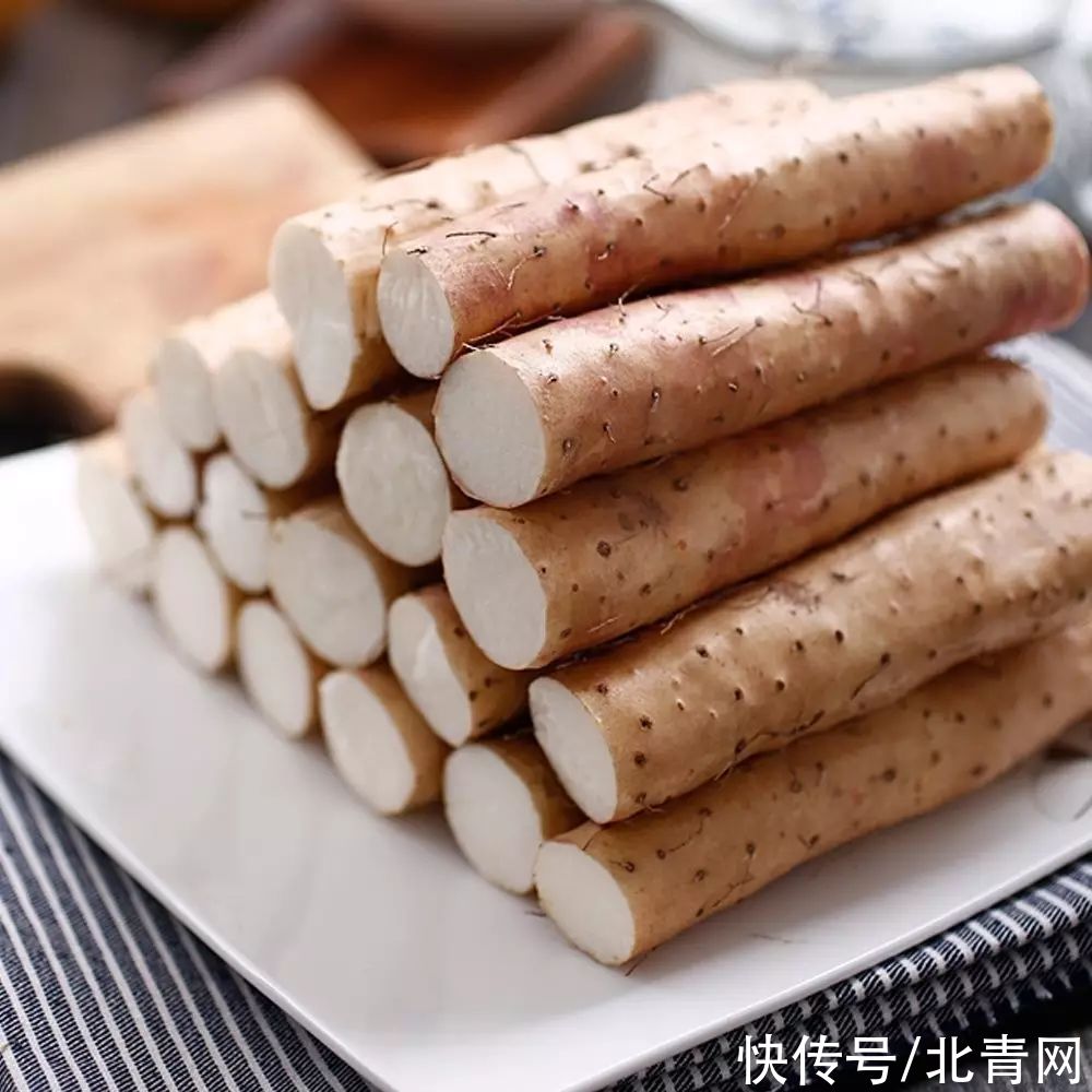秋藕|入秋后，3种“白色食物”要多吃，滋阴润燥