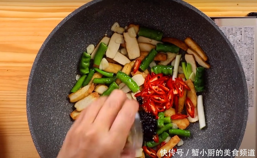 做法|川菜回锅肉,今天教你不油腻做法,入口香嫩让你多吃两碗饭