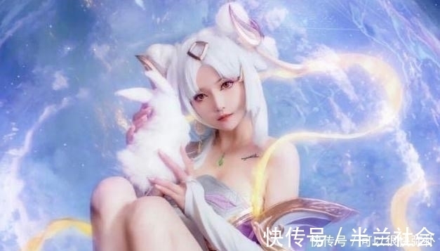 cos服|塞尔提神还原cos，紧身胶衣展现完美身材：就是可能会鼓包