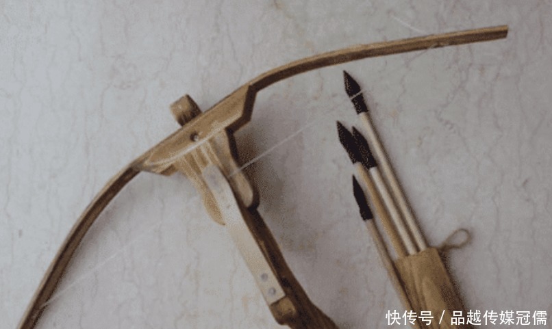 古墓挖出40把古老“冲锋枪”,距今已经接近2000年