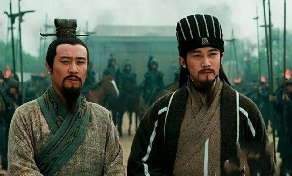 千兵马|再读《三国演义》第四十九回（下）三江口周瑜纵火