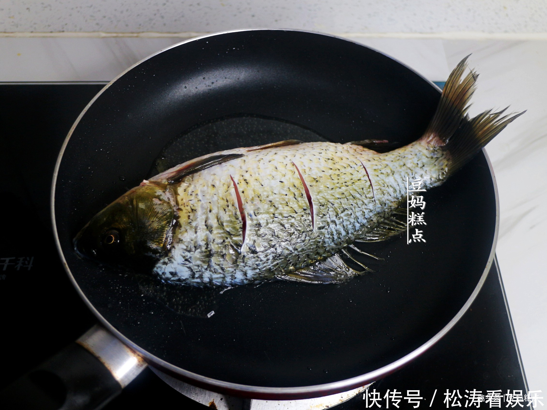 营养|鲫鱼汤的正确做法,记住3点,汤鲜味美,营养丰富