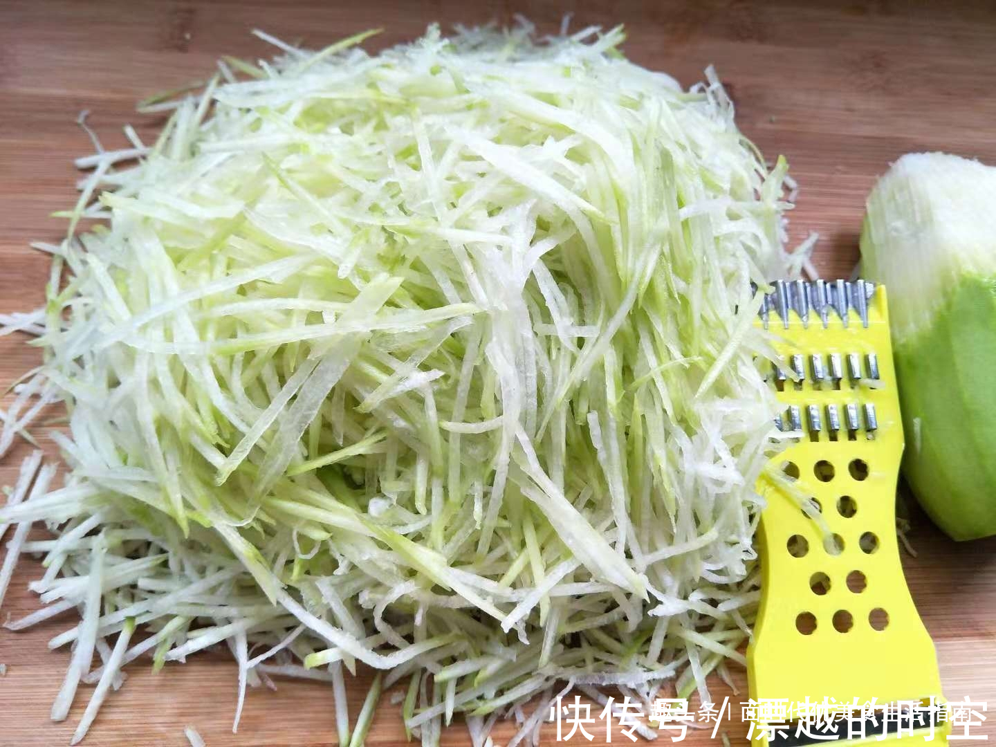 萝卜丝|冬天用它包饺子太香了,5毛钱一斤,鲜嫩多汁,增强抵抗力少得病