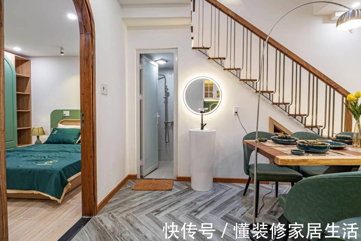 别墅|220㎡两层别墅,上有露台花园下有入户庭院,无复杂装修无比惬意