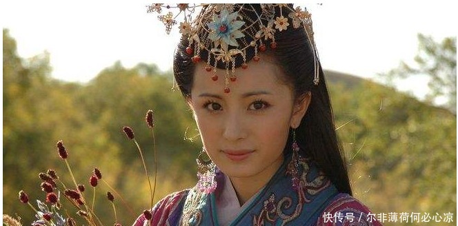 本是一个卑微的宫女,出宫后嫁给父子两人,还为一王朝续命百年!