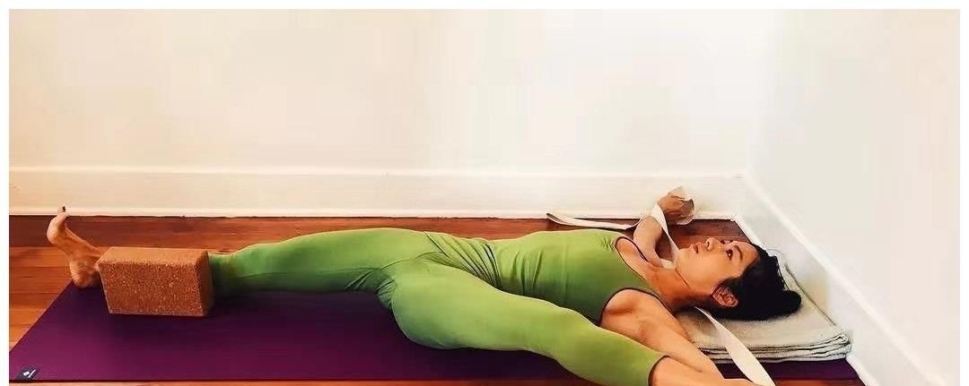 姿势|这套瑜伽序列,专门针对下背部不适,零基础也可以在家练!