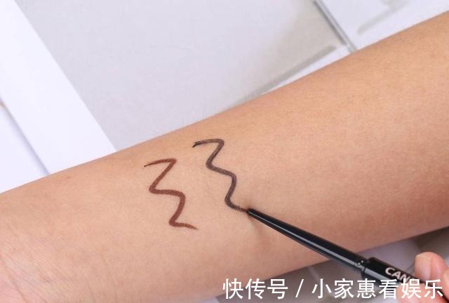 c眼线画对,眼睛放大2倍!营造简洁不浮夸低妆感