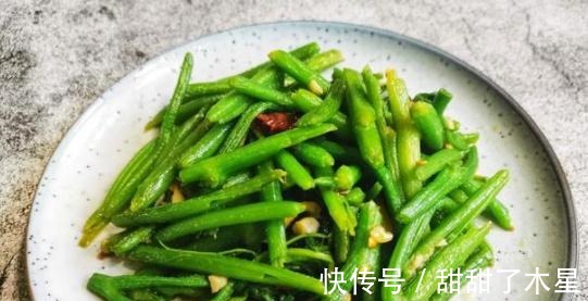 南瓜藤|农村这种南瓜藤遍地是无人问津,现在反倒成了香饽饽,你吃过吗!