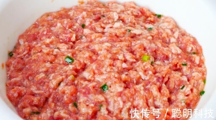 调饺子馅,记住“2不加”,教您鲜嫩多汁的做法,喷香好吃