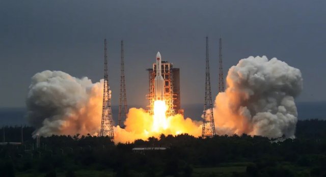 圆满成功！4月29日11时，中国空间站核心舱出征太空，燃爆全球