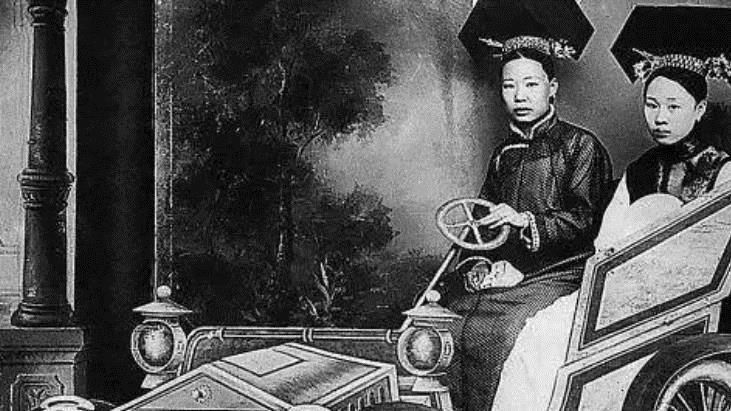 北大|清末罕见老照片：穷人家的妇女衣不蔽体，百年前的北大女学生！