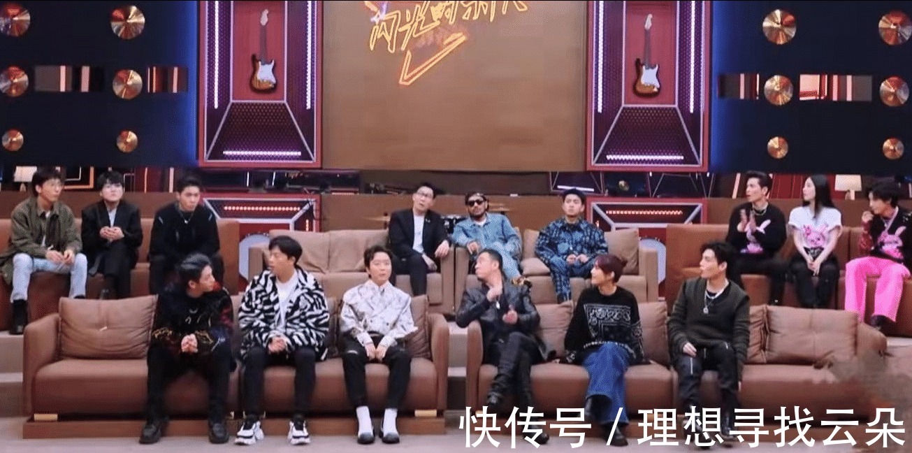 网友票选《闪光的乐队》三公舞台,前二优势很大,2位老将人气低