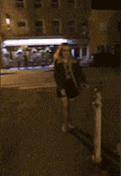 |搞笑GIF:帅哥吃个饭都不忘皮一下,大姐用劲儿大点儿