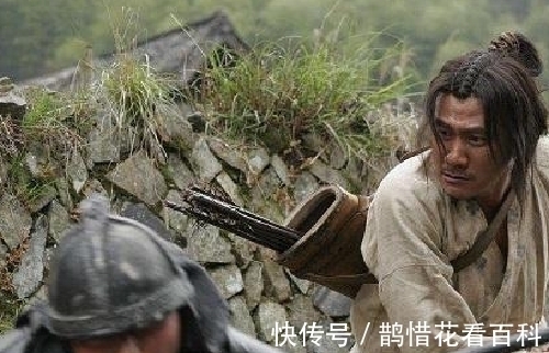 起义军#他救下一丑汉,丑汉为报恩,激动道:正月十五晚,门上挂个红灯笼