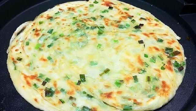 香酥|香酥葱花饼,别再傻傻只放葱花和油,多加一种食材,饼更香更酥