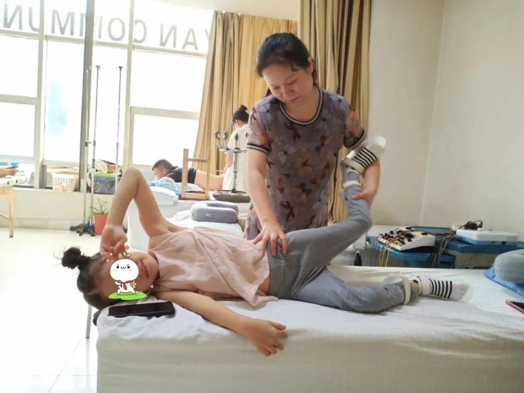 医生|学舞蹈对娃身体伤害多大?医生从专业角度分析:不会轻易让孩子学