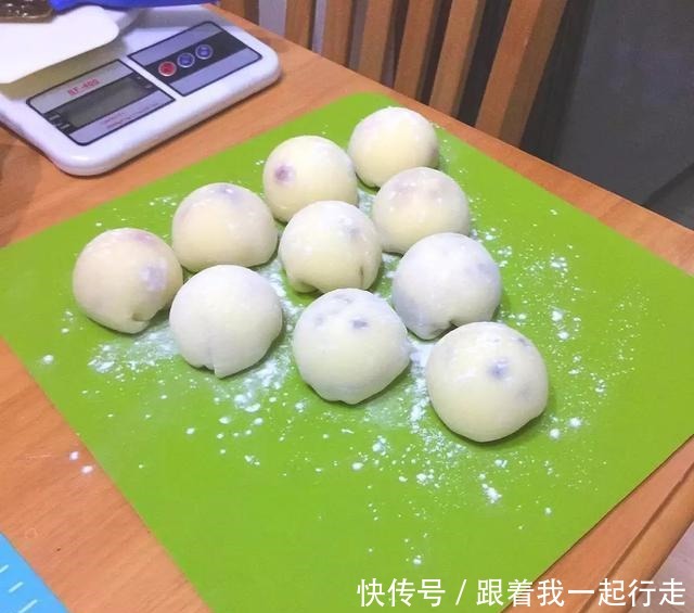 零失败的雪媚娘做法,清甜软滑,口感丰富,简单好吃又便宜