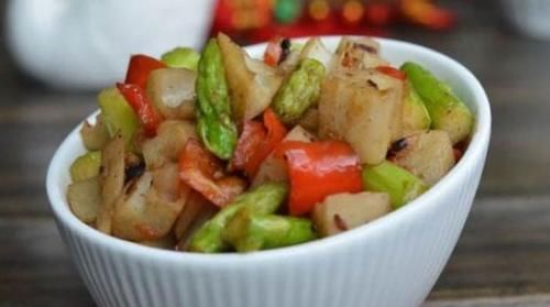  做法|美食精选：蒸鸡翅根，米酒鸡翅，酱肘子，豉香芦笋藕丁的做法